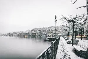 A town in winter. When it comes to the cheapest time to relocate long distance, winter is one of the top picks.